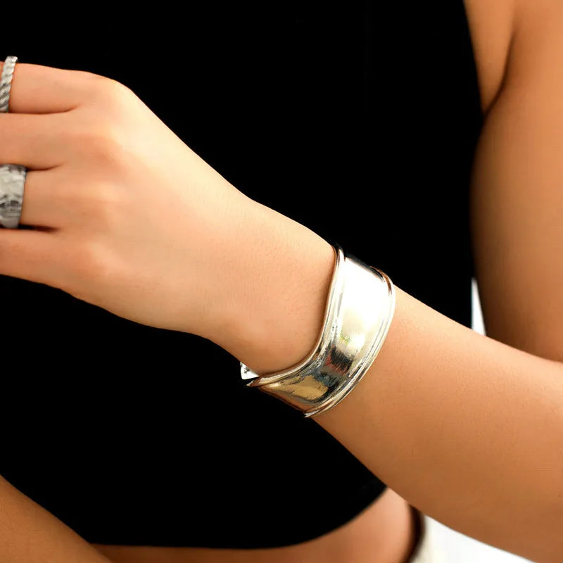 Opening Metal Bracelet